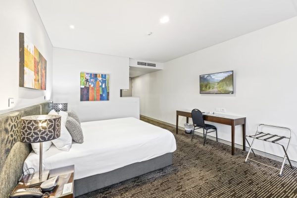 Brisbane Accommodation - Colmslie Hotel - Morningside QLD 4170